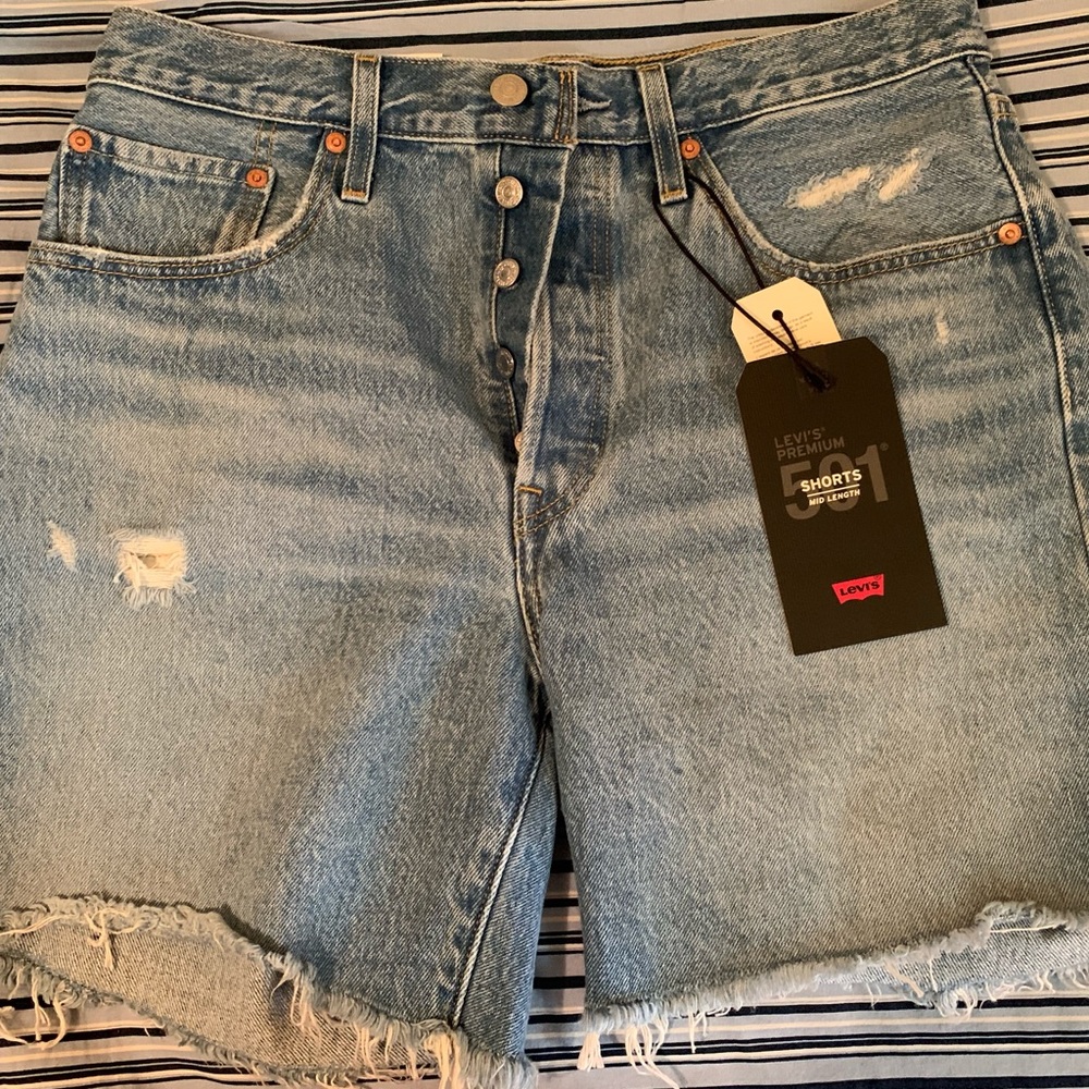 NWT LEVI’S JEAN SHORTS